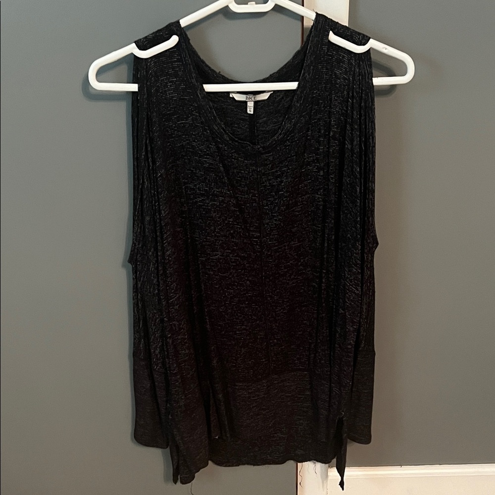 Buckle cold shoulder long sleeve